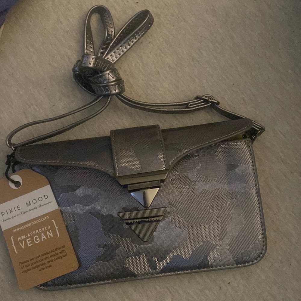 Wallet size wristlet silver grey camouflage